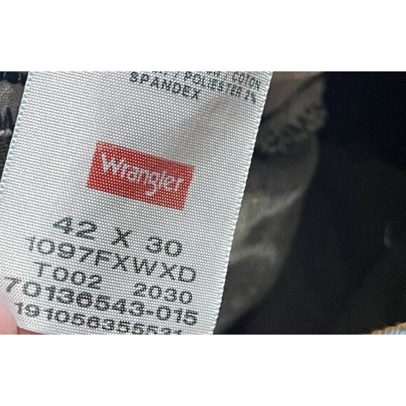 Wrangler Men's Jeans Medium Wash Straight Leg Size 42 X 30 - Picture 3 of 5